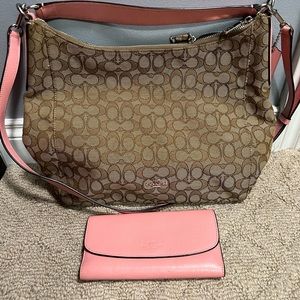 Selling coach purse and matching wallet